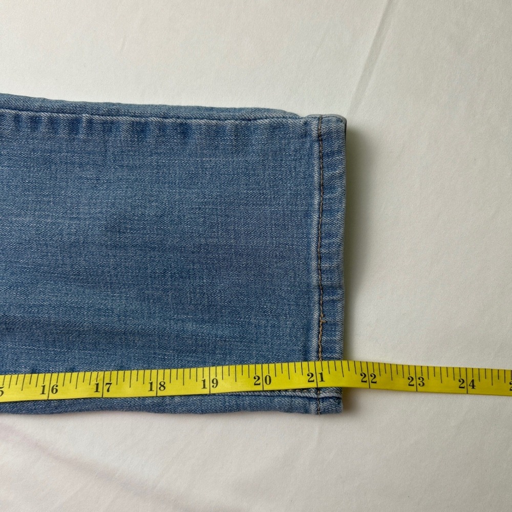Levi's Womens 311 Shaping Skinny Capri Size 26/2 Medium Wash Mid Rise Stretch - Picture 9 of 11